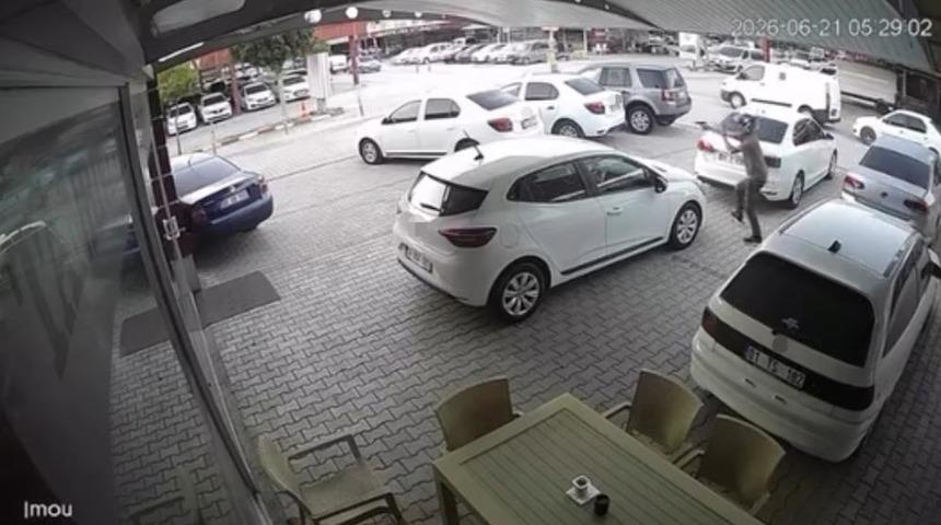 Adana'da oto galericiler sitesinde silahlı saldırı: &Ccedil;ok sayıda ara&ccedil; zarar g&ouml;rd&uuml;