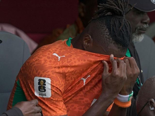 Galatasaray bu haberi d&ouml;rt g&ouml;zle bekliyordu! Singo i&ccedil;in resmi a&ccedil;ıklama geldi