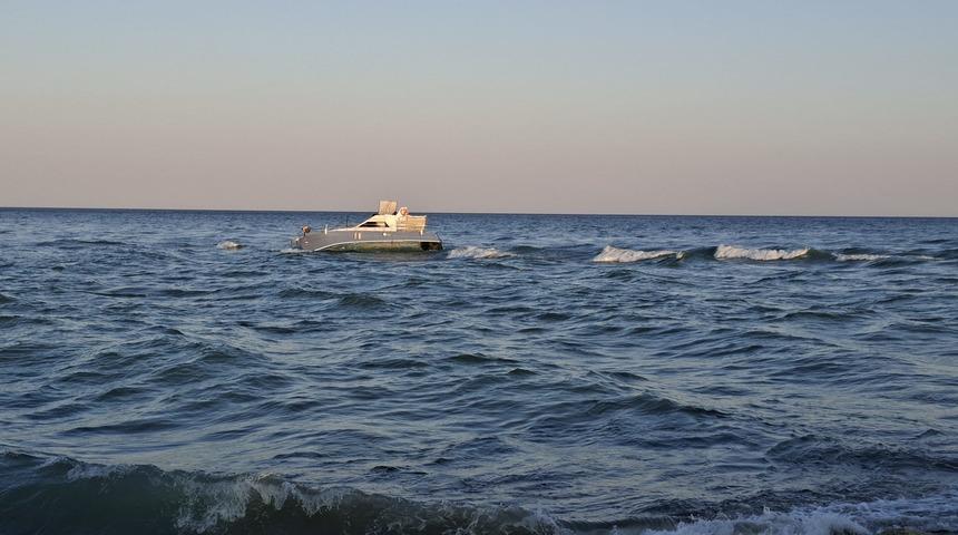 Yer: Antalya! 2 teknede mahsur kalan 5 kişi kurtarıldı