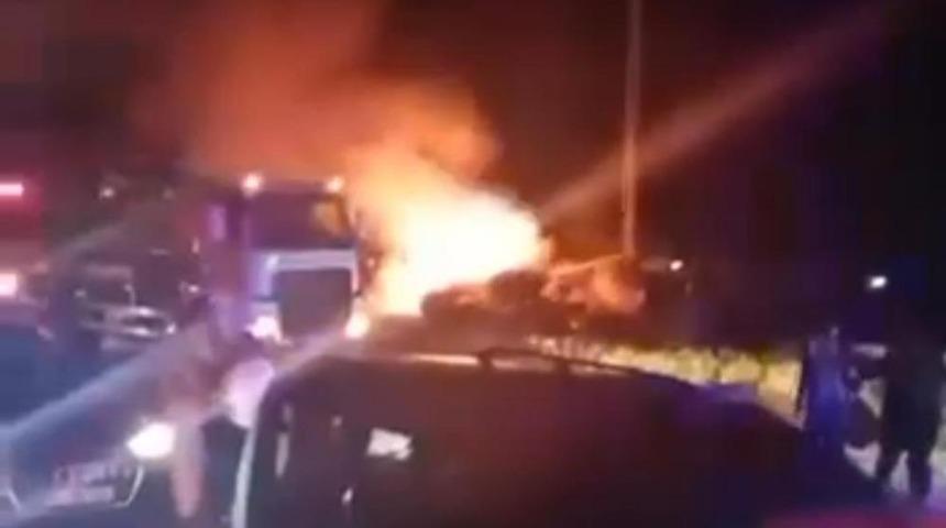 Rize'de katliam gibi kaza! Otomobil alev aldı: 4 &ouml;l&uuml;, 3 yaralı