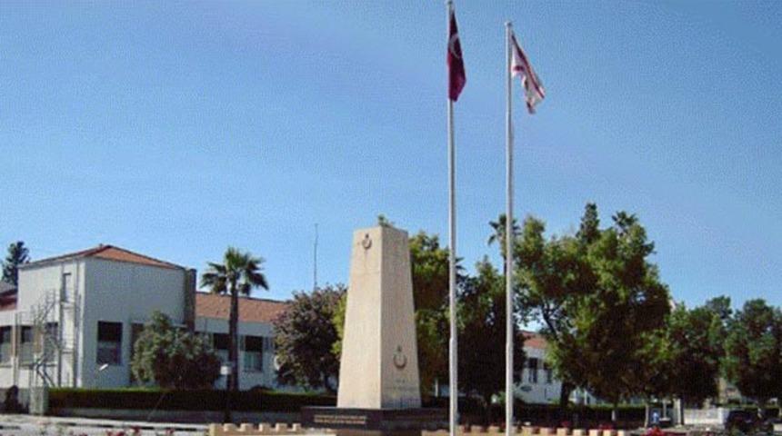 KKTC’de Türk bayrağını indirme çalıştılar