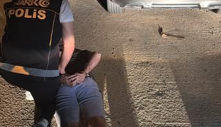 Kırmızı b&uuml;ltenle aranan Alman ş&uuml;pheli Bodrum'da yakalandı