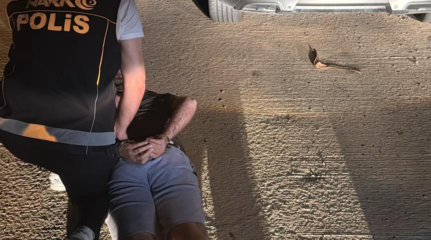 Kırmızı b&uuml;ltenle aranan Alman ş&uuml;pheli Bodrum'da yakalandı