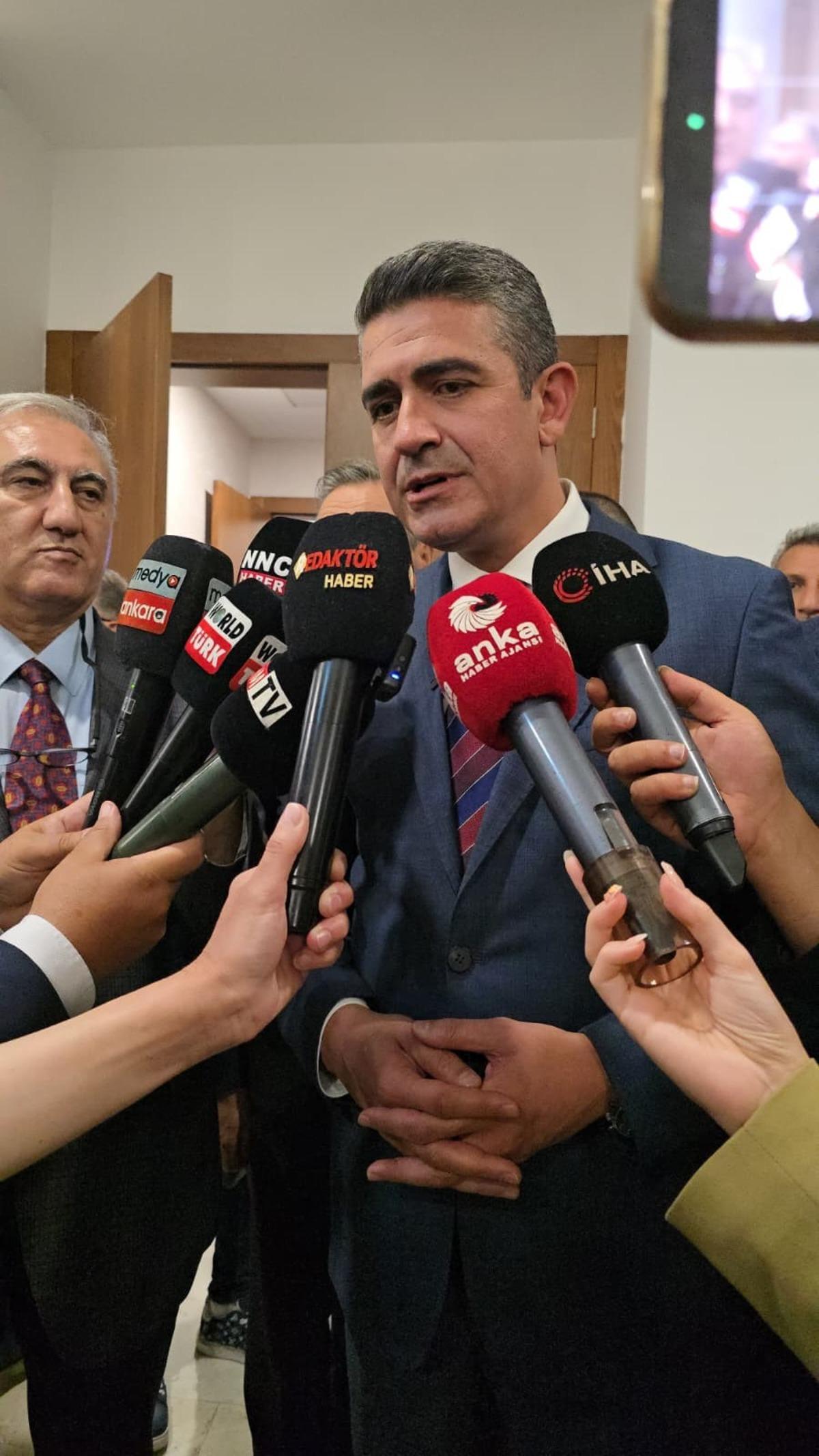 Mansur Yavaş ın elimi öptü iddiasına yanıt geldi! "Çok farklı birikmişlikler var..." 2