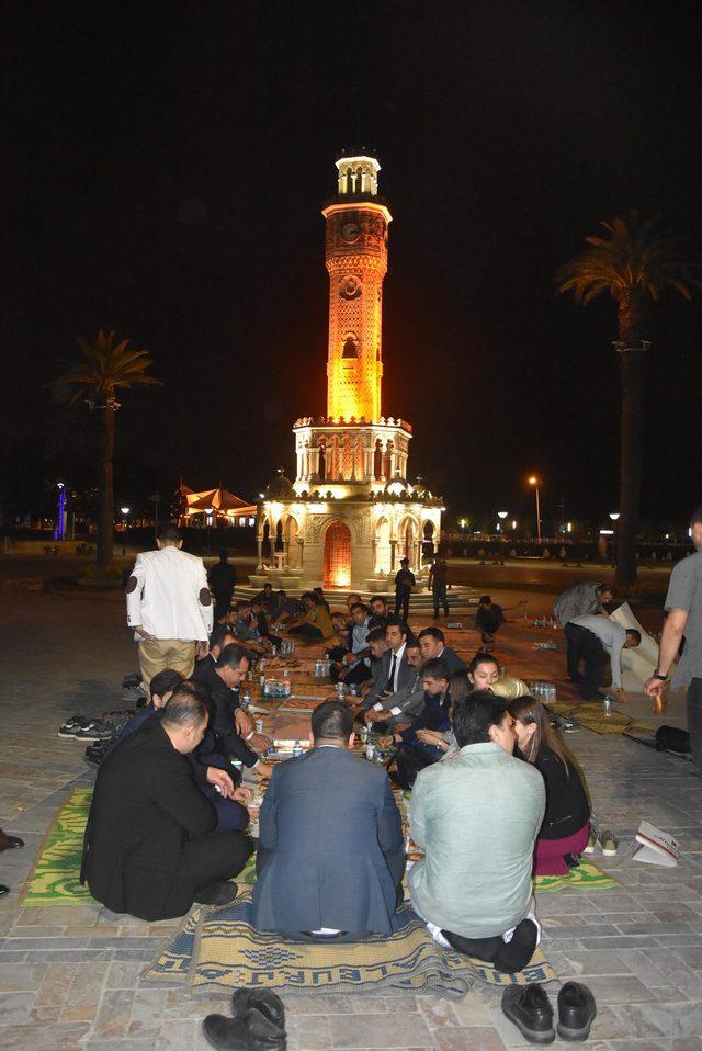 Konak Meydanı nda boyozlu- gevrekli sahur 2