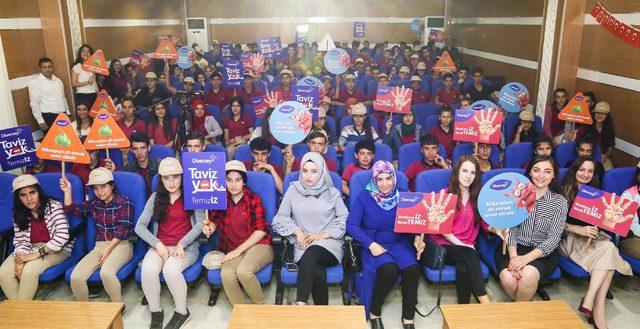 Ceren öğretmen, öğrencilerine ilham vermek için sınırları aştı