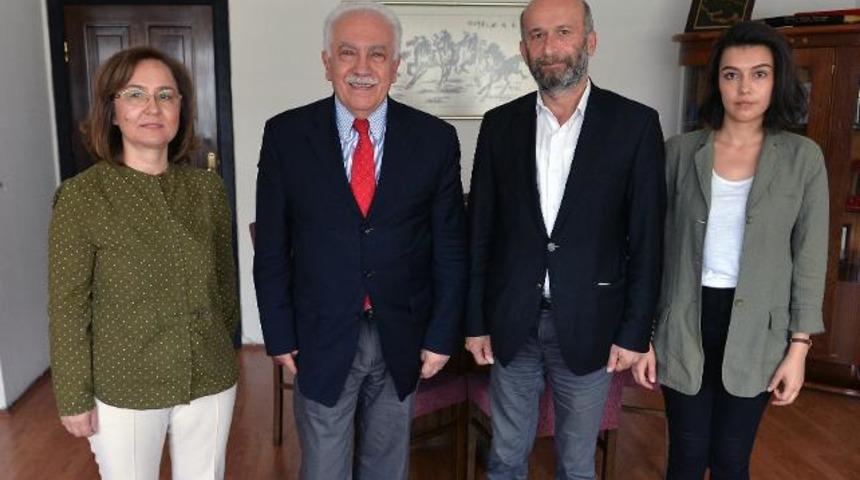 Doğu Perin&ccedil;ek ilk icraatını a&ccedil;ıkladı: Se&ccedil;ilirsem Esad'ı u&ccedil;ağın merdivenlerinde karşılayacağım