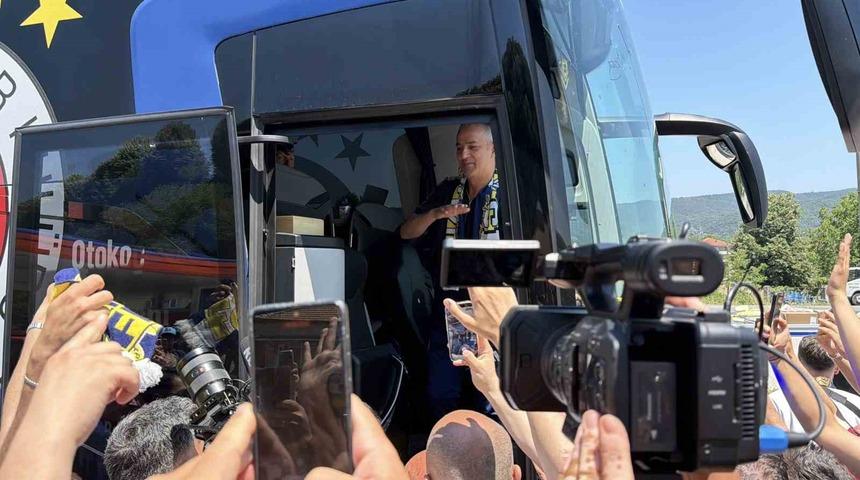 Fenerbah&ccedil;e&rsquo;ye D&uuml;zce&rsquo;de coşkulu karşılama