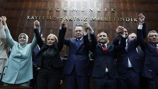 3 yıl içinde 3 parti değiştirdi! Nimet Özdemir AK Parti’ye katıldı