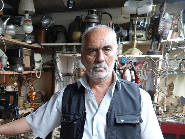 Mesleği i&ccedil;in t&uuml;m mal varlığını sattı: D&uuml;kkan a&ccedil;makla olmaz