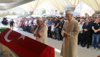 Kırıkkale'deki patlamada hayatını kaybeden Turan G&ouml;l, &Ccedil;ankırı'da toprağa verildi