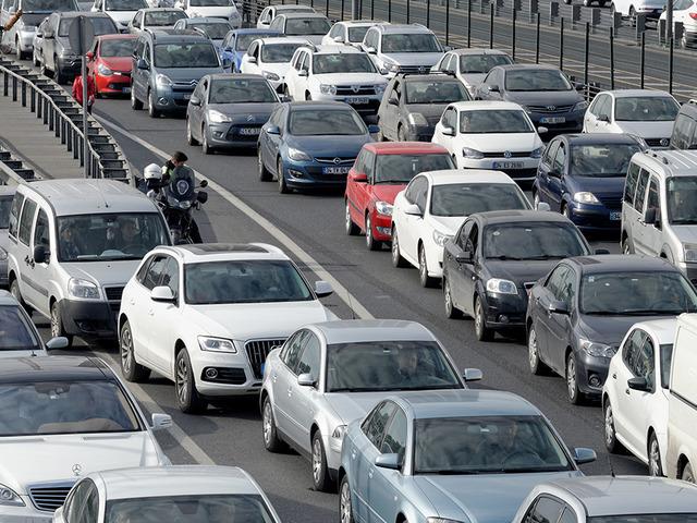 7 Temmuz&rsquo;da yasaklanıyor! O şartı sağlamayan ara&ccedil;lar trafiğe &ccedil;ıkamayacak