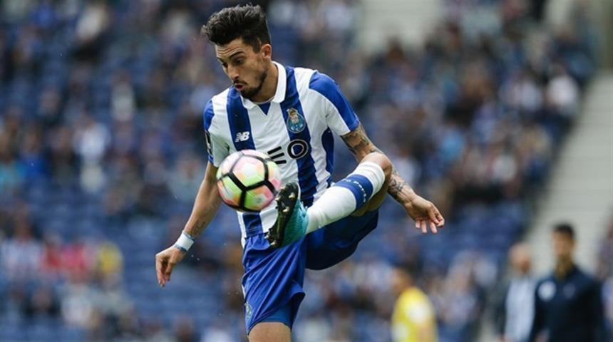 Alex Telles Premier Lig'e gidiyor, Galatasaray kazanıyor