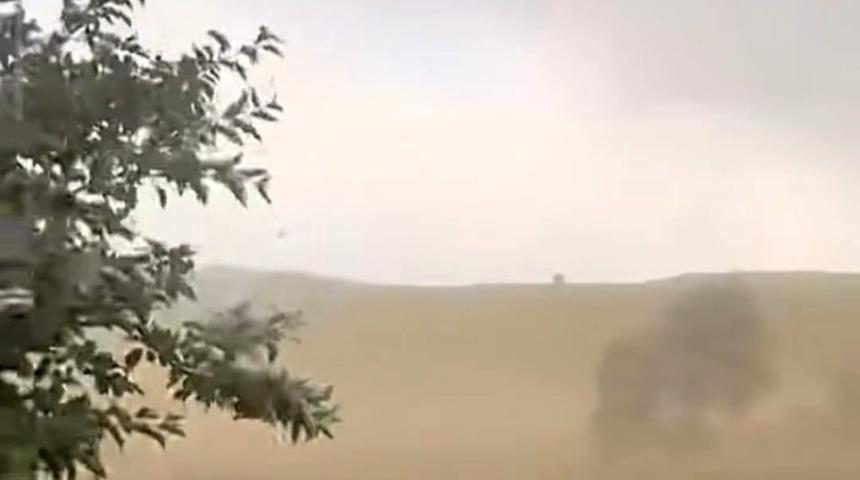 Bing&ouml;l&rsquo;de şiddetli fırtına kameralara yansıdı