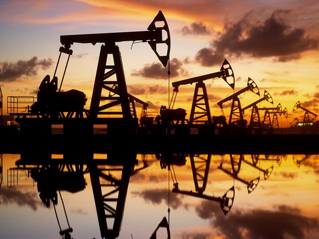 Petrol fiyatları savaş &ouml;ncesi seviyesine &ccedil;ekildi 