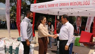 Hatay'da 1387 depremzede &ccedil;ift&ccedil;iye tohum desteğinde bulunuldu