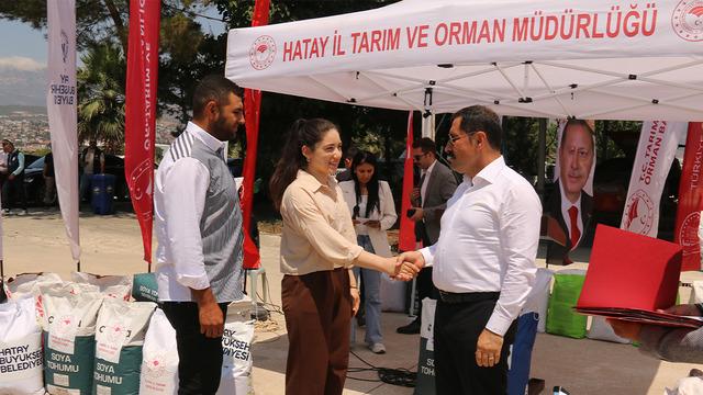 Hatay'da 1387 depremzede çiftçiye tohum desteğinde bulunuldu