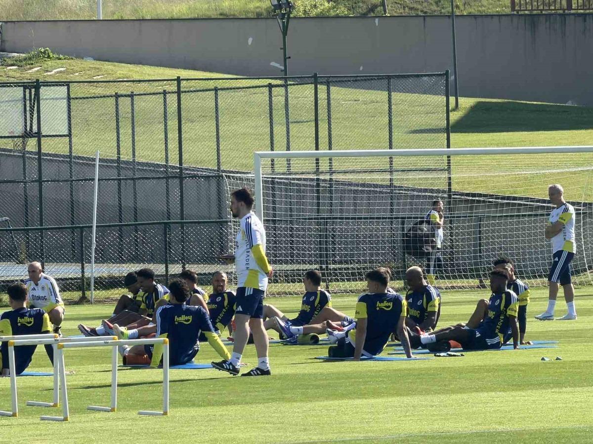Fenerbah&ccedil;e, Topuk Yaylası&rsquo;ndaki ilk antrenmanını yaptı 1