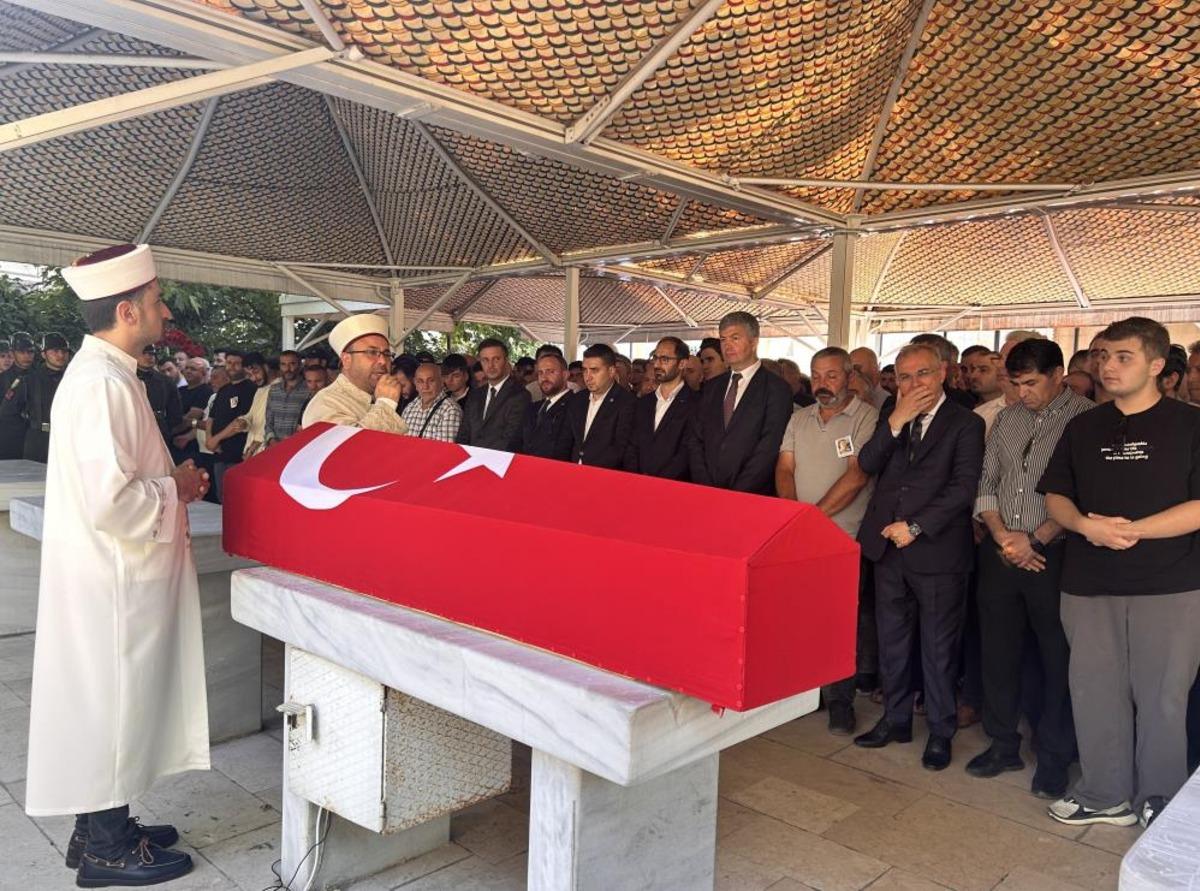 Birliğine dönerken kazada hayatını kaybetmişti, son yolculuğuna uğurlandı 1