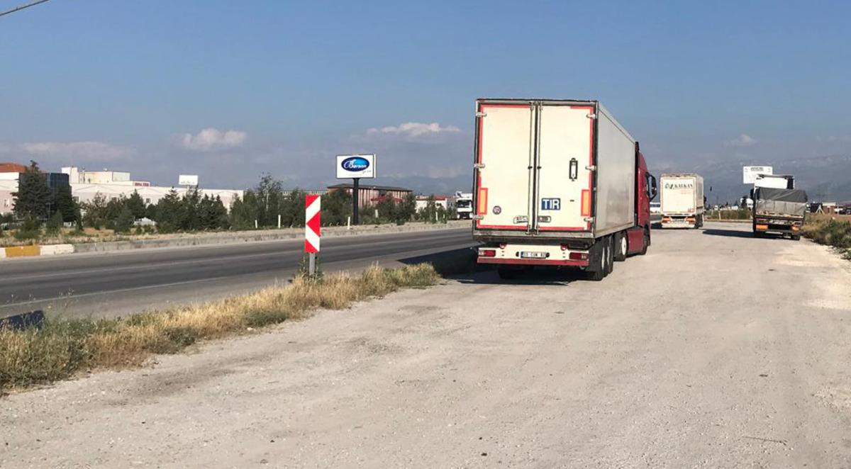 Yol kenarında tabancayla sırtından vurulmuş halde bulundu 1
