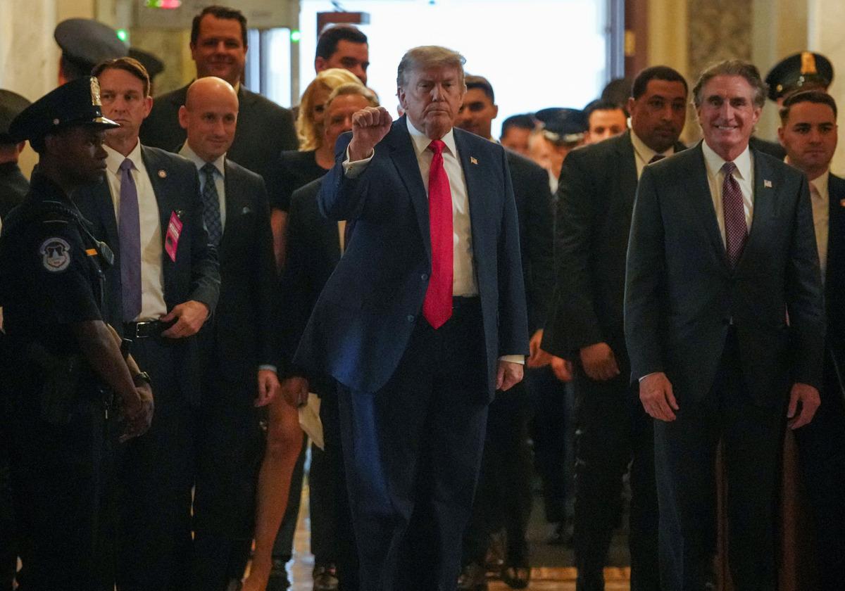 Trump tan m&uuml;zakere s&uuml;reci a&ccedil;ıklaması: "İran &ccedil;ok b&uuml;y&uuml;k tavizler veriyor" 2