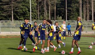 Fenerbah&ccedil;e, Topuk Yaylası&rsquo;ndaki ilk antrenmanını yaptı