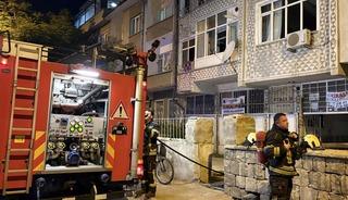 Yangında anne ve iki &ccedil;ocuğu dumandan etkilendi