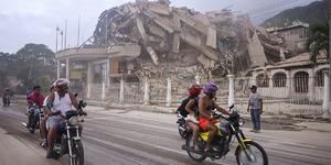Venezuela'da 7,5 ve 7,2 b&uuml;y&uuml;kl&uuml;ğ&uuml;nde iki deprem!