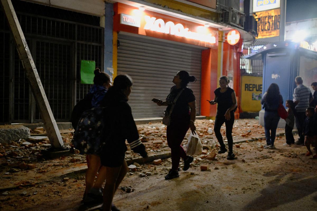 Venezuela da peş peşe iki b&uuml;y&uuml;k deprem: 7,5 ve 7,2... B&ouml;lgeden ilk g&ouml;r&uuml;nt&uuml;ler geldi 5