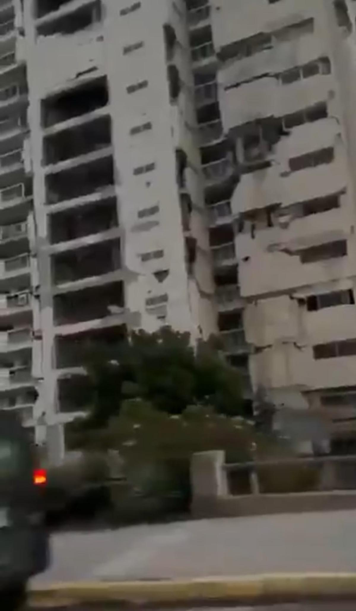 Venezuela da peş peşe iki b&uuml;y&uuml;k deprem: 7,5 ve 7,2... B&ouml;lgeden ilk g&ouml;r&uuml;nt&uuml;ler geldi 17