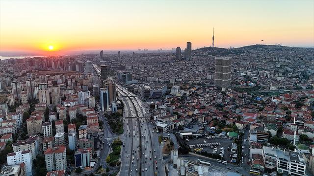 Aylık 20 bin TL'ye dayandı: İstanbul'da otopark fiyatları uçtu