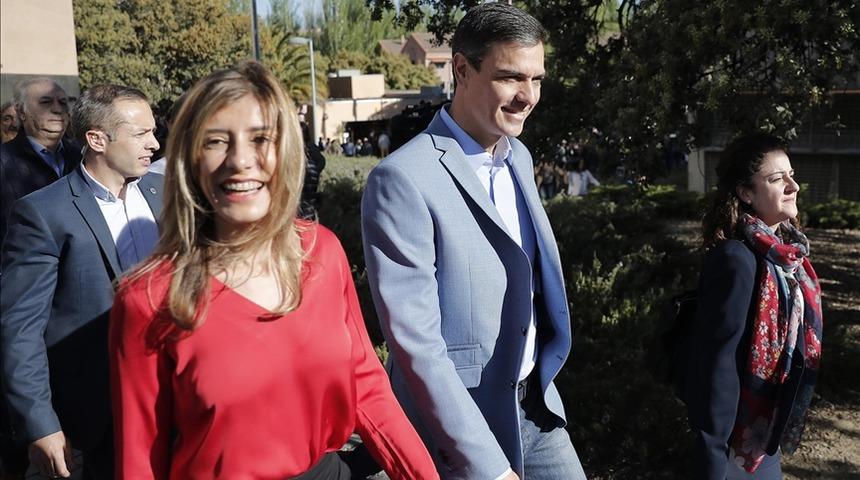 &Uuml;lke tarihinde bir ilk! 'First Lady'nin pasaportuna el konuldu: 24 yıl hapsi isteniyor