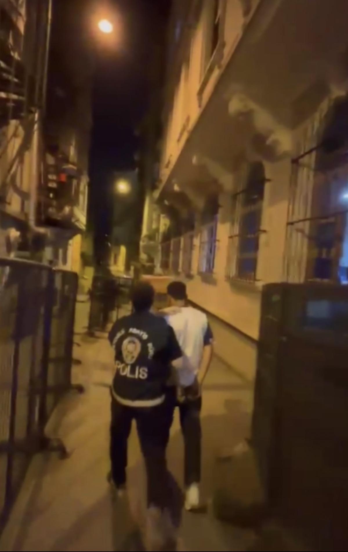 Galata&rsquo;da turist tuzağı kamerada:  Fır&ccedil;a d&uuml;ş&uuml;rme  oyunu bu kez tutmadı! 1
