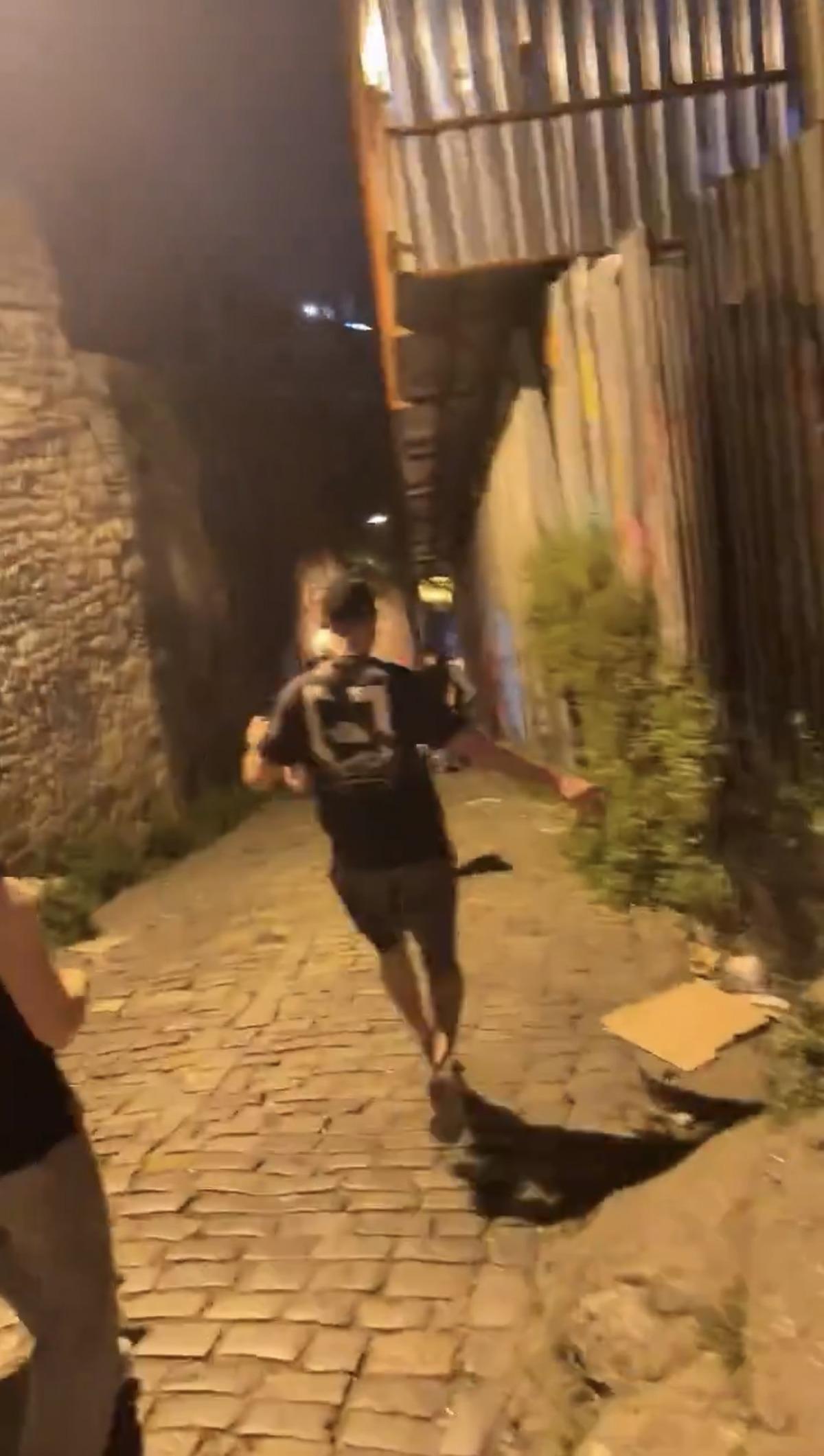 Galata&rsquo;da turist tuzağı kamerada:  Fır&ccedil;a d&uuml;ş&uuml;rme  oyunu bu kez tutmadı! 3