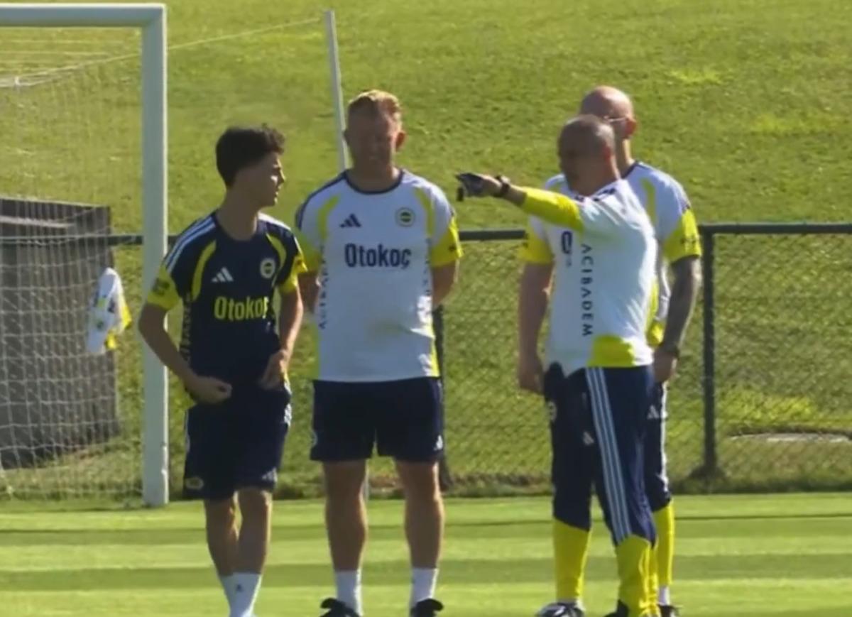Fenerbah&ccedil;e antrenmanında dikkat &ccedil;eken g&ouml;r&uuml;nt&uuml;! "Hocam ge&ccedil; kaldım girebilir miyim?" 2