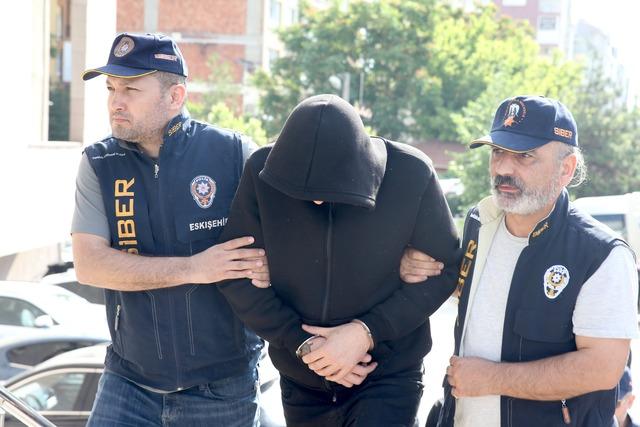 Eskişehir merkezli yasa dışı bahis operasyonunda yakalanan 14 ş&uuml;pheli adliyede 2