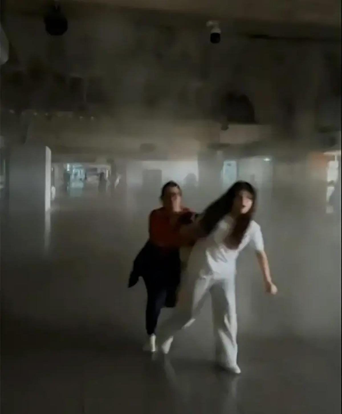 Venezuela da deprem... Havalimanındaki can pazarı kamerada! 2
