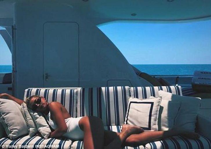 Hailey Baldwin'den 'yaza hazırım' mesajı G2