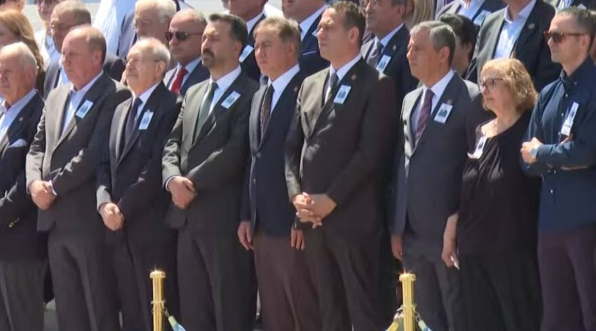 Tokalaşma ve tokalaşmama: Kılı&ccedil;daroğlu ve &Ouml;zel ilk kez yan yana! 3