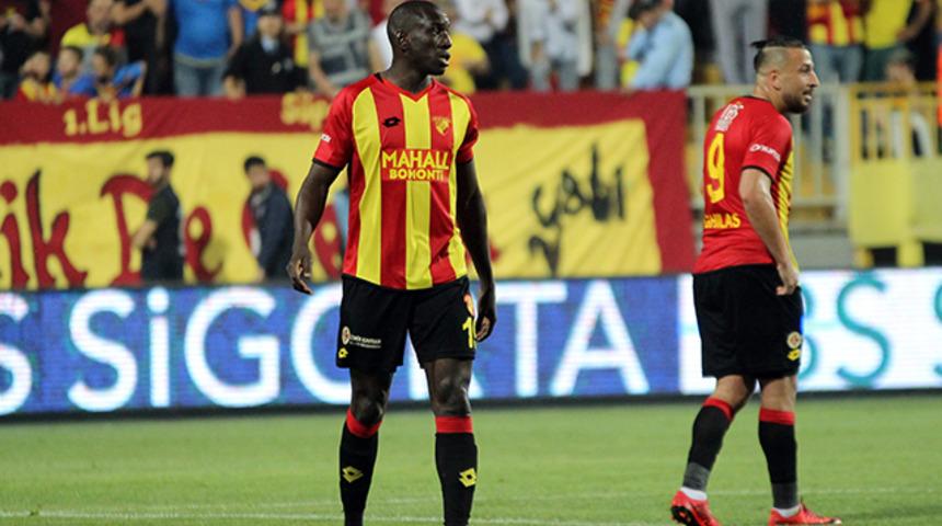 Demba Ba Beşiktaş'la 2 yıllığına anlaştı!