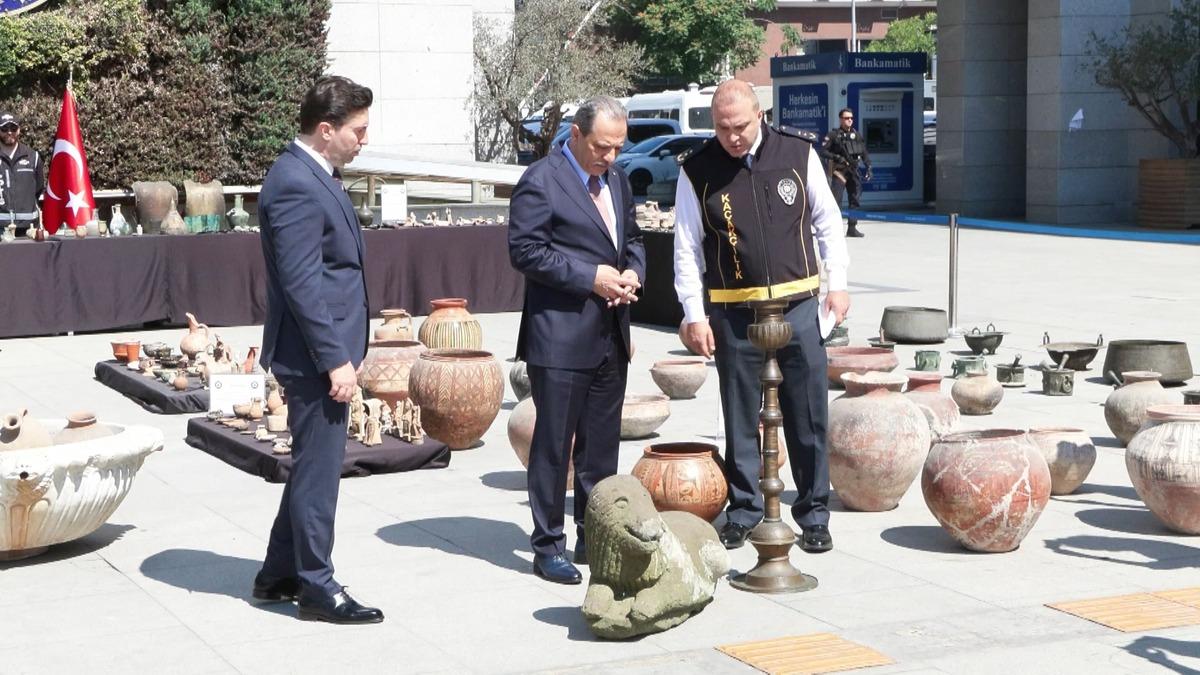 Ele ge&ccedil;irilen tarihi eserler Emniyet in bah&ccedil;esinde sergilendi 1