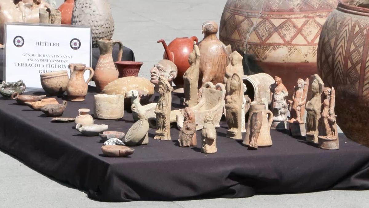 Ele ge&ccedil;irilen tarihi eserler Emniyet in bah&ccedil;esinde sergilendi 2