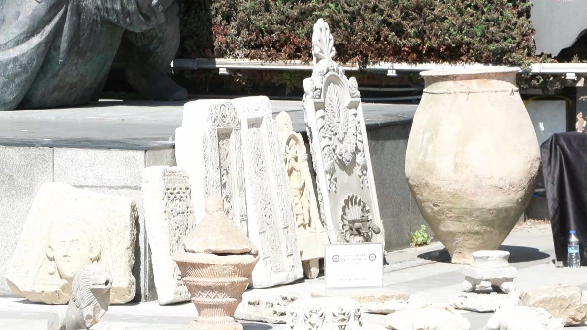 Ele ge&ccedil;irilen tarihi eserler Emniyet in bah&ccedil;esinde sergilendi 3