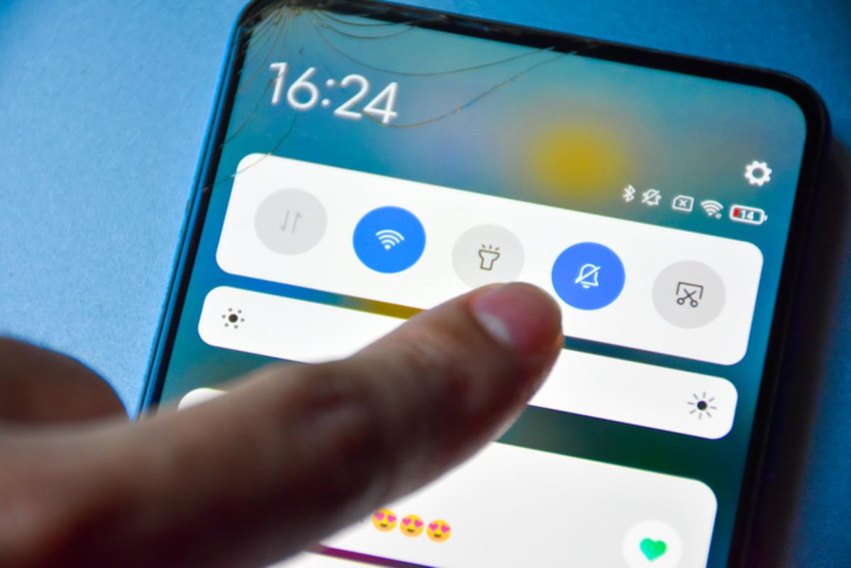 Telefonunu sessizde kullanan insanların ortak &ouml;zelliği! 2