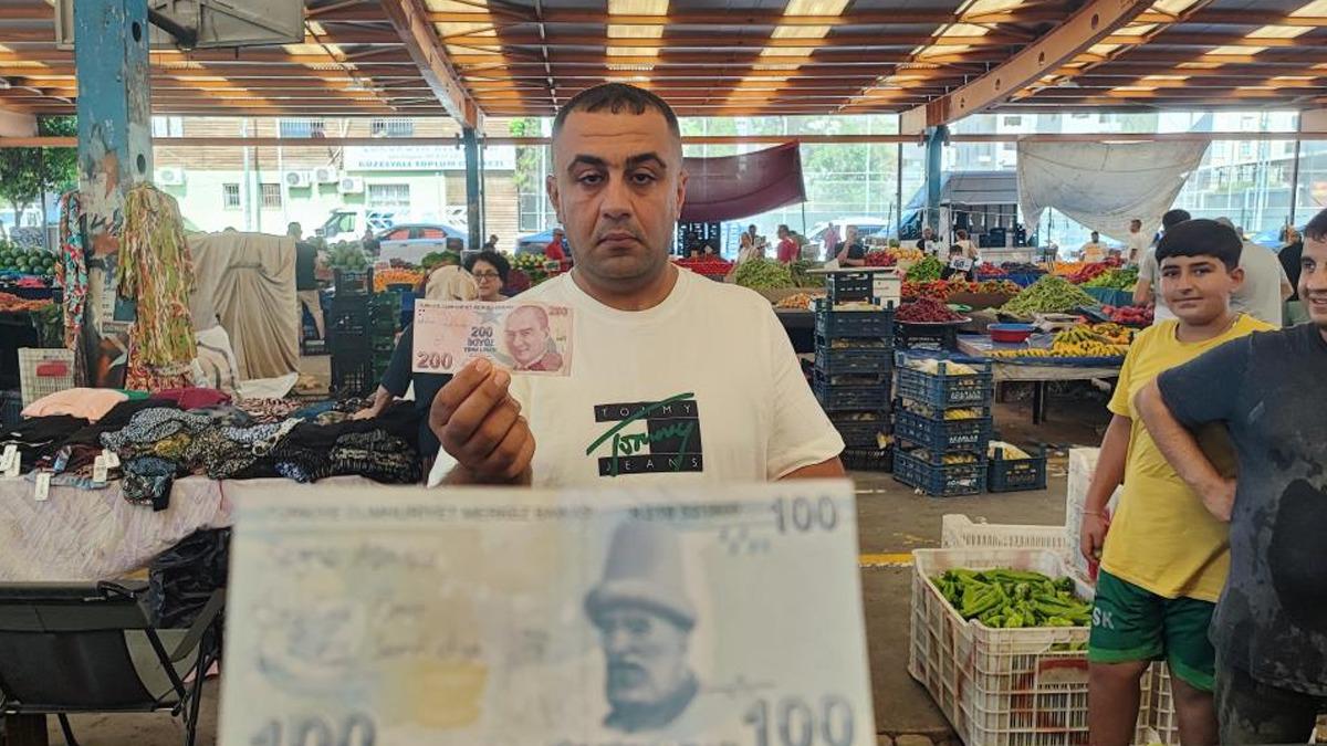Adana bu aşıkları arıyor! Pazarda dağıtılan paralar şaşırttı 1