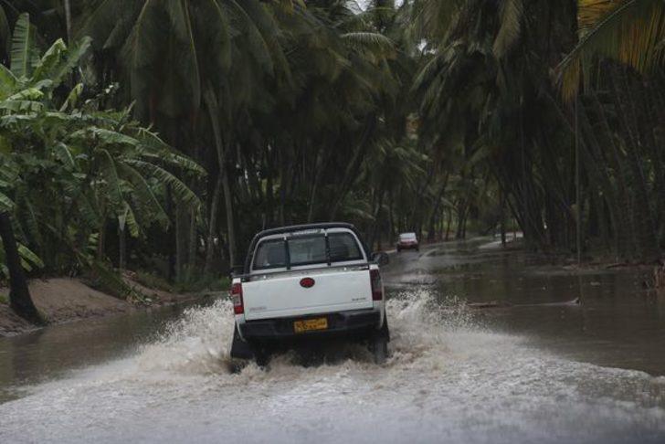 Fırtına felaketi ülkeyi vurdu! Sınır kapıları kapatıldı G4