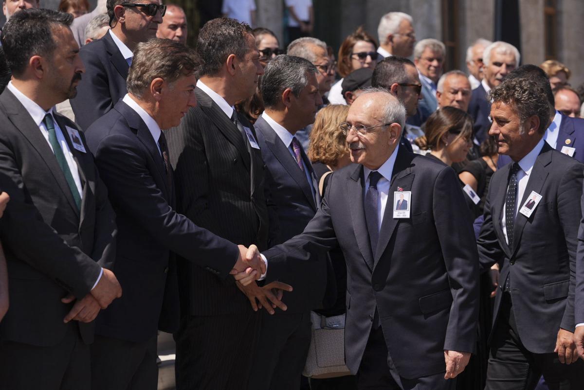 G&uuml;ndeme damga vuran kare: Kılı&ccedil;daroğlu ve &Ouml;zel ilk kez yan yana! 3