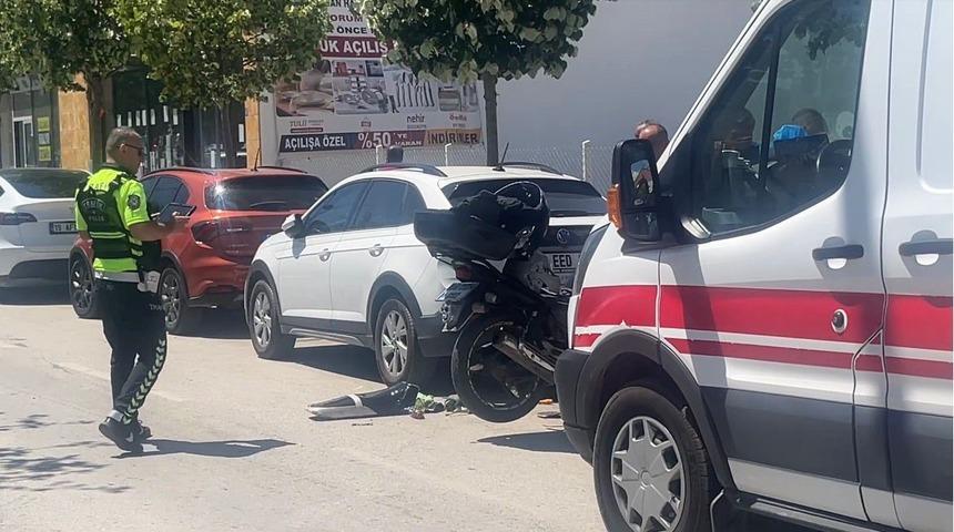Motosikletin &ccedil;arptığı yaya yaralandı