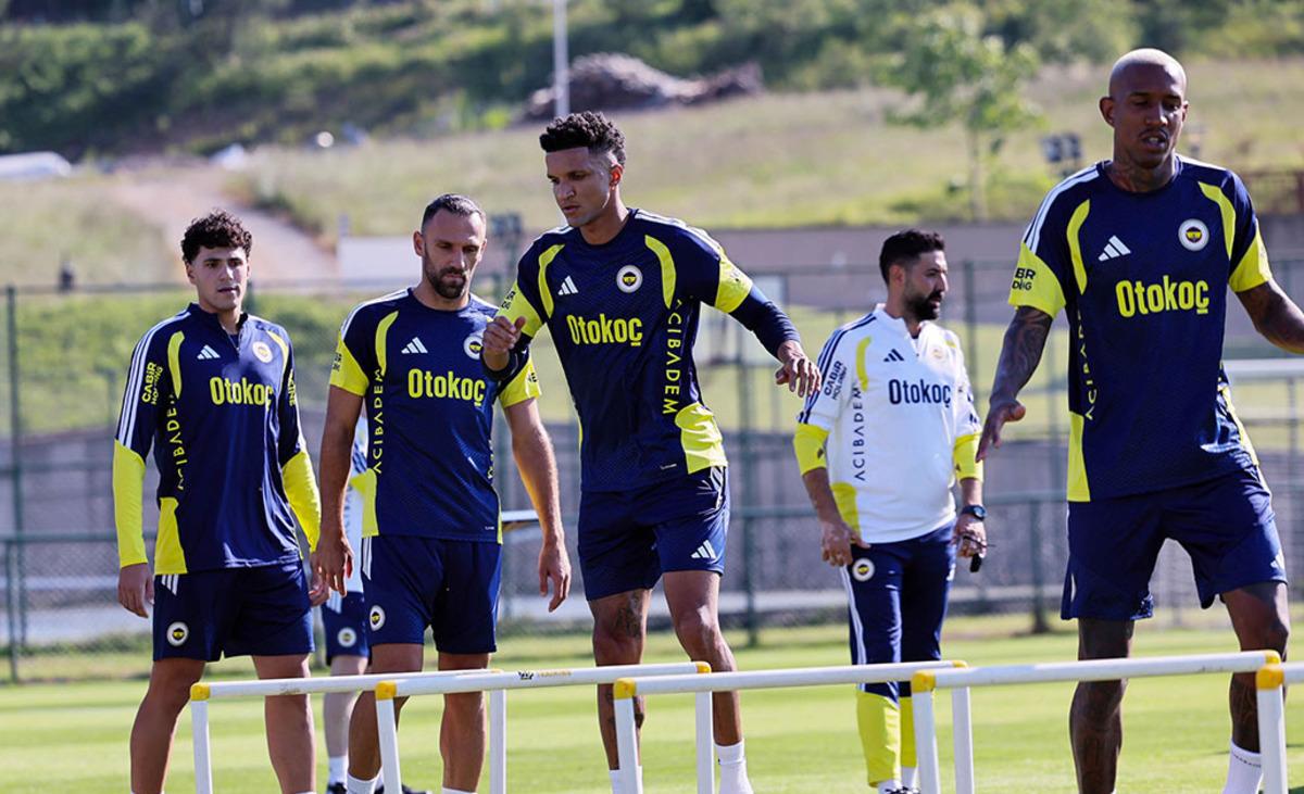 Fenerbah&ccedil;e de yaprak d&ouml;k&uuml;m&uuml;! Tam 17 oyuncu ayrılıyor 2