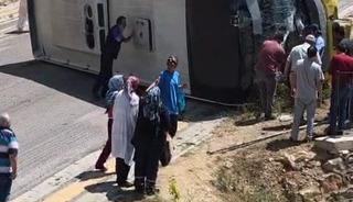 Kontrolden &ccedil;ıkan halk otob&uuml;s&uuml; devrildi: 1 yaralı